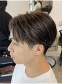 センターパート　韓国メンズ　刈り上げ