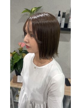 リリ(lili) 似合わせ顔まわりカット＋カラー