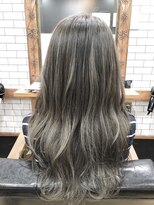 スリー(THREE)&nbsp;ホワイト系ハイライトグレージュ