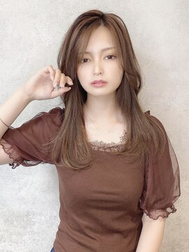 ソワリー 栄(THOiRY) 小顔カットが得意なスタイリストby坂元