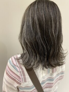 ジェニックバイノギオ(GENIC by Nogio) GENIC×白髪ぼかしカラー【山内　駿】#ミルクチョコレート