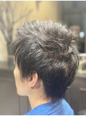 黒髪暗髪襟足長めナチュラルショート