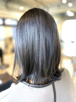 トランク(TRUNK)&nbsp;【外ハネミディ×グレージュ】