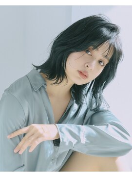 メノン 茨木店(Menon) ツヤ髪外ハネボブ　ダークアッシュ　斜めバング　似合わせカット