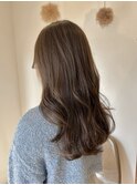 くすみグレージュ