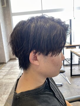 ステレオ ヘアデザイン 安城店(STEREO HAIR DESIGN) センターパート×緩めスパイラル［9月］