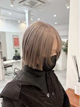 ユエン(YUEN) mini bob×シルバーグレージュ