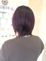 ヒビカ(HIBIKA) 艶感映えする“チェリープラムボブ”