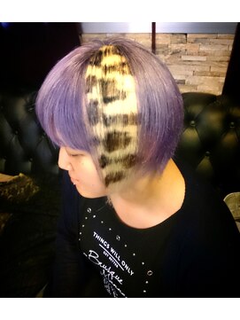 トリットフューアトリット(Hair & Make studio Tritt fur Tritt) 紫シルバー＆ヒョウ柄メッシュ