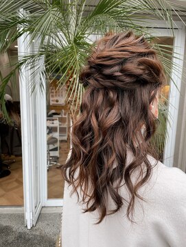 サン 鎌倉長谷(3.) ハーフアップ