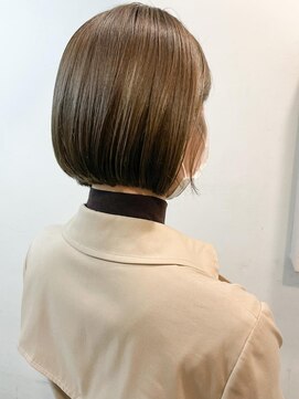 キャンバス バイ ネオリーブ 横浜西口(Canvas by neo.) ミニボブ　ぱっつんボブ　切りっぱなしボブ　ベージュ