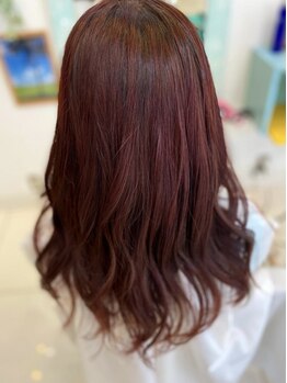 ノブ ヘアデザイン 大船店(NOB hairdesign)の写真/【ブリーチとケアを同時に】ダメージレスで艶感抜群の髪色に☆エイジングケアカラー白髪ぼかしも好評◎