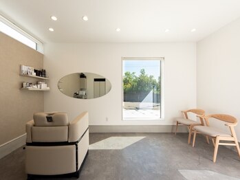 オアン(OAN.)の写真/1席のみのプライベートサロンで周りを気にせず、リラックスして施術を受けられるのが魅力の１つ♪