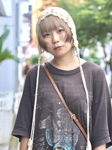シーズ 栄(sea's) 2色のbeigeとface layerなshort bob