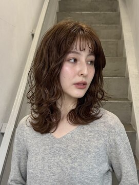 クロト(Clotho) ミディアムレイヤー×ベージュカラー×スパイラルパーマ