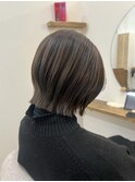ラベンダーグレージュ×レイヤーボブ