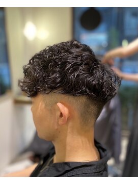 ルルディ バイ アフロディーテ銀座(luludi by APHRODITE) 刈り上げセンターパート/ニュアンスパーマ/銀座