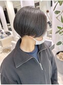 黒髪ハンサムショート刈り上げセンターパート