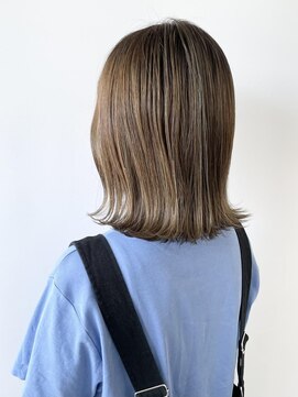 シェリッシュ ノース(Sheriche North) 白髪ぼかしカラー◎×オリーブグレージュ