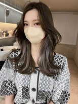 サイン 表参道(SIGN)&nbsp;レイヤーカットグレージュカラーデザインカラーシルキーベージュ