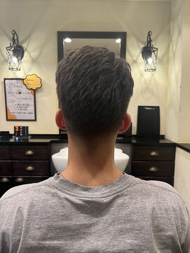 スカイマスターバーバー 渋谷(SKY MASTER BARBER) ローフェードカット