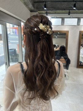 アドア 横浜(ADORE) 【ADORE 横浜】ハーフアップアレンジ×お呼ばれヘアセット