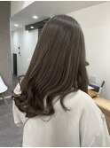 オリーブベージュ