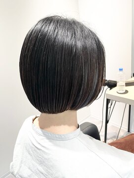 ストフ(stof) ショートボブ/インナーカラー/イヤリングカラー/大人ボブ