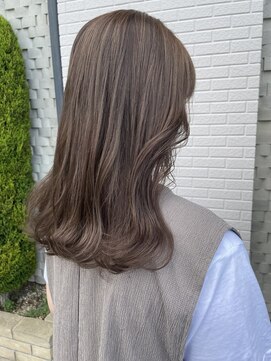 サニー美容室 ミルクティーブラウン 顔周りレイヤー 韓国ヘア 20代30代 透明感