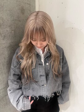 モニカ(MONIQA) ベージュ×ブラウン