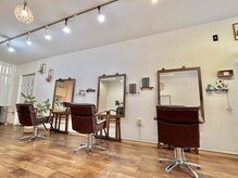 アプリラッシュ(Apri Lush)の雰囲気(木のぬくもり感じる店内♪)