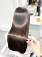 『Elsa独自の技術』-"弱酸性"で当てる酸性縮毛矯正-［三宮/髪質改善］