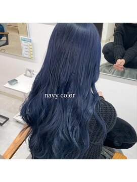 大人かわいいブリーチ2回のネイビーカラー！ブルーカラー