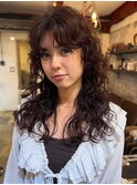 ウェーブヘアで叶える海外風ふんわりミディアム