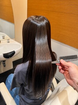 ビーアップヘアー(be:up hair)の写真/髪質改善か縮毛矯正か迷う方へ。髪質や履歴を見極め、適材適所の施術で扱いやすい艶髪に