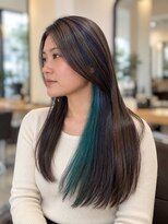 コタ 水戸(COHTA) ブルーグリーンインナーカラー×艶ロング