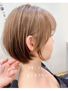 ヘアステージアミカル 横顔美人ショート