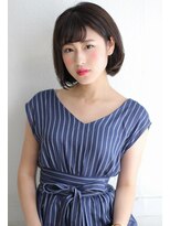 耳かけ前下がりショートボブ