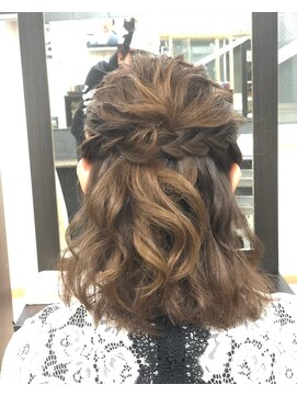 アールビューティジャパン(R beauty Japan) ハーフアップ