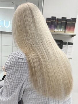 ウィコ 新宿(WICO) ホワイトミルクティーカラー[新宿駅/モード/ダブルカラー]