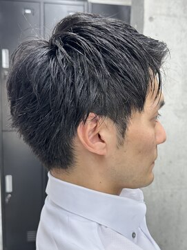 フイ 代々木(Hui) メンズ/アップバング/ツーブロックマッシュ/束感ショート波巻き