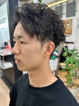 ウェイビーエフティフィフス 横浜西口(WAVEY ft.fifth) ツイストスパイラルパーマセンターパートツーブロック刈り上げ