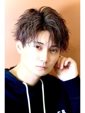 クオル 立川(QOL) コンマバング/ツイストスパイラル/ブラウンカラー/刈り上げ