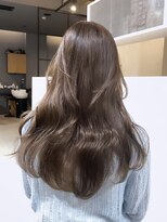 ライリー(riley)&nbsp;透明感ベージュ×レイヤーカット