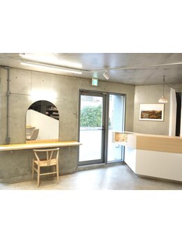 熟練スタッフがマンツーマンで接客致します◇一人ひとりのお悩みをしっかり汲み取り、似合わせヘアをご提案