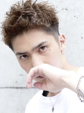 テン 心斎橋(tenn.) スパイキーショートツーブロックフェードビジネスショート30代◎