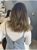 シャドールーツ×ミルクティーグレージュ×ミディアムウェーブ