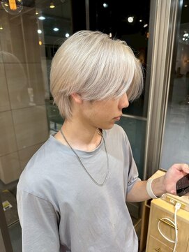 ヴァイス 新宿店(VAICE) white