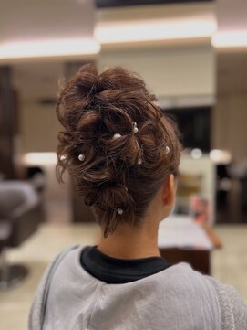 ヘアーメイク グレース 本店(HAIR MAKE GRACE) ふんわり盛りアレンジ