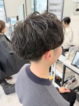 ビューナゴヤ 名駅(VIEW NAGOYA) スパイキーショート/波巻きパーマ/サーフカール/メンズ/フェード